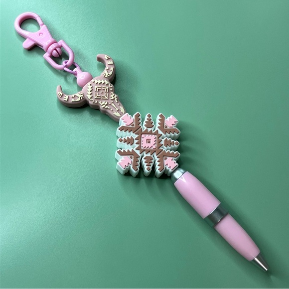 Western Winter Bull Skull & Snowflake Pink Handmade Beaded Keychain Pen - Picture 6 of 7